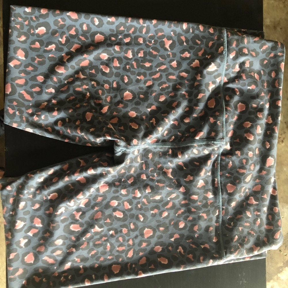 Victoria’s Secret workout leggings